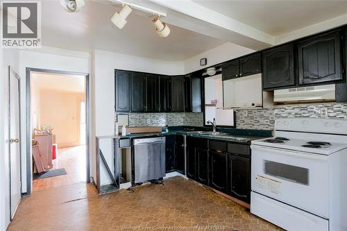 371 Laporte, Windsor, ON - Indoor Photo Showing Kitchen