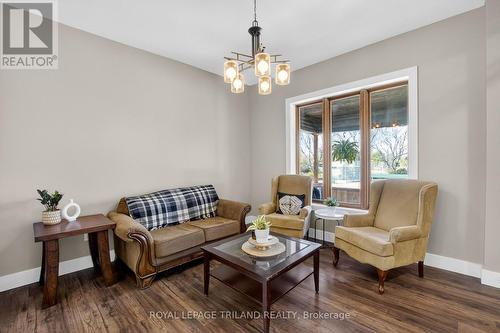 73.5 Hughes Street, St. Thomas, ON - Indoor Photo Showing Living Room
