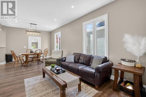 73.5 Hughes Street, St. Thomas, ON - Indoor Photo Showing Living Room