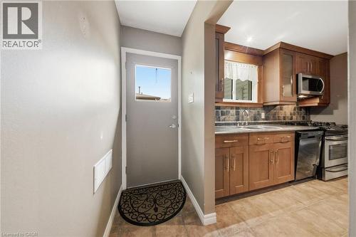 3157 Palmer Drive, Burlington, ON - Indoor Photo Showing Kitchen With Double Sink