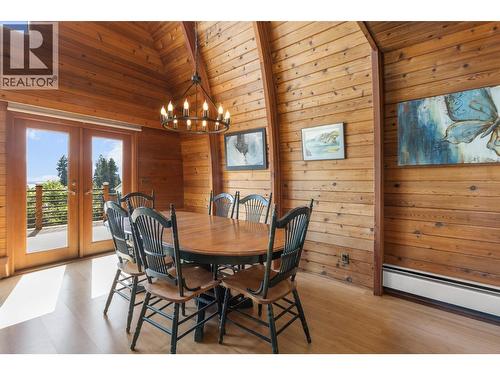5261 Lakeshore Road Ne, Salmon Arm, BC - Indoor Photo Showing Dining Room
