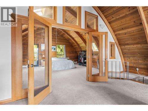 5261 Lakeshore Road Ne, Salmon Arm, BC - Indoor Photo Showing Other Room