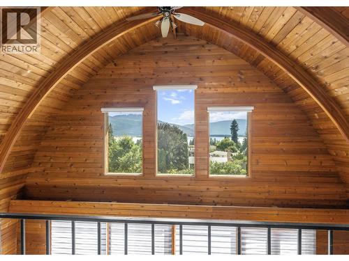 5261 Lakeshore Road Ne, Salmon Arm, BC - Indoor Photo Showing Other Room