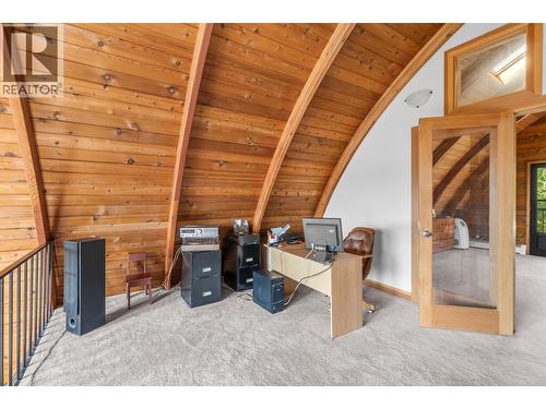 5261 Lakeshore Road Ne, Salmon Arm, BC - Indoor Photo Showing Other Room