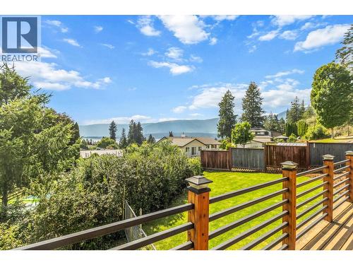 5261 Lakeshore Road Ne, Salmon Arm, BC - Outdoor