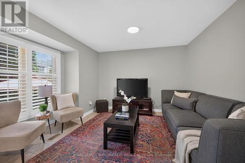 5660 Rosaline Road, Burlington, ON - Indoor Photo Showing Living Room