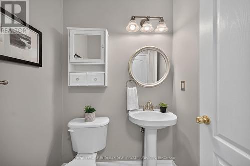 5660 Rosaline Road, Burlington, ON - Indoor Photo Showing Bathroom