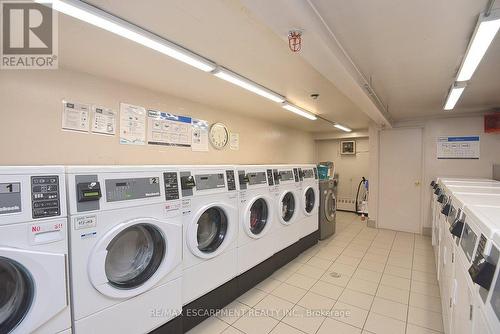401 - 2263 Marine Drive, Oakville, ON - Indoor Photo Showing Laundry Room