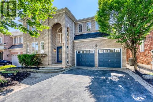 2116 Blackforest Crescent, Oakville, ON - Outdoor