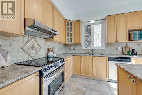 2116 Blackforest Crescent, Oakville, ON - Indoor Photo Showing Kitchen With Double Sink