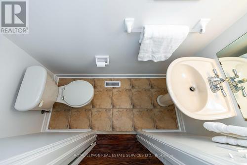2116 Blackforest Crescent, Oakville, ON - Indoor Photo Showing Bathroom