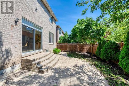 2116 Blackforest Crescent, Oakville, ON - Outdoor
