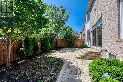 2116 Blackforest Crescent, Oakville, ON - Outdoor