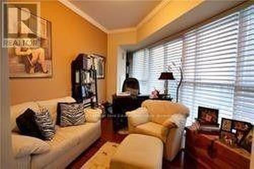 508 - 60 Absolute Avenue, Mississauga, ON - Indoor Photo Showing Living Room