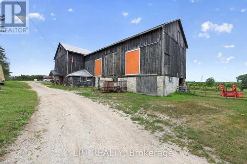 Swing Beam Barn - 416476 10Th Line S, Blue Mountains, ON 