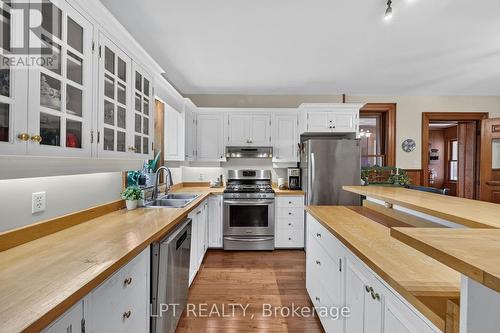 Kitchen of Main house - 416476 10Th Line S, Blue Mountains, ON 
