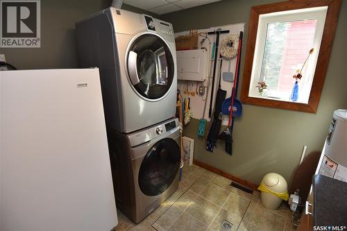 308 Park Drive, Tobin Lake, SK - Indoor Photo Showing Laundry Room