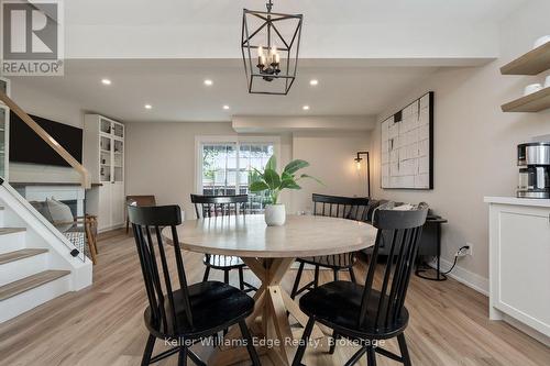 3389 Palmer Drive, Burlington (Palmer), ON - Indoor Photo Showing Dining Room