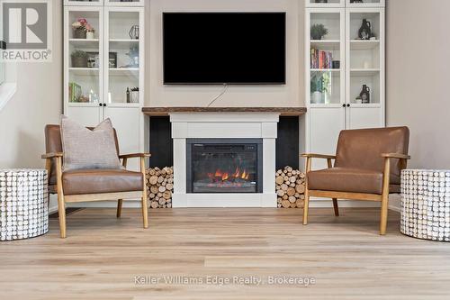 3389 Palmer Drive, Burlington (Palmer), ON - Indoor Photo Showing Living Room With Fireplace