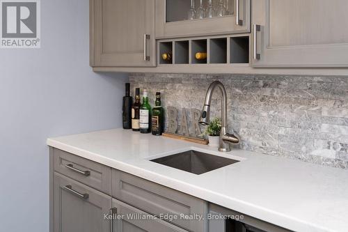 3389 Palmer Drive, Burlington (Palmer), ON - Indoor Photo Showing Kitchen