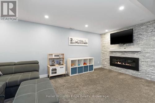 3389 Palmer Drive, Burlington (Palmer), ON - Indoor With Fireplace