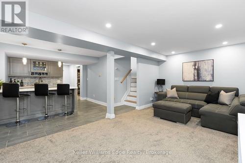 3389 Palmer Drive, Burlington (Palmer), ON - Indoor