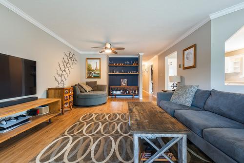 101-62 Dauphin Avenue, Penticton, BC - Indoor Photo Showing Living Room