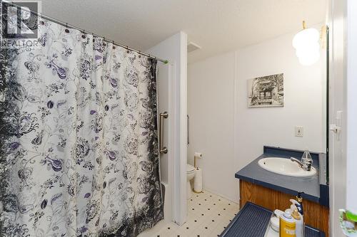 35 5164 Hart Highway, Prince George, BC - Indoor Photo Showing Bathroom