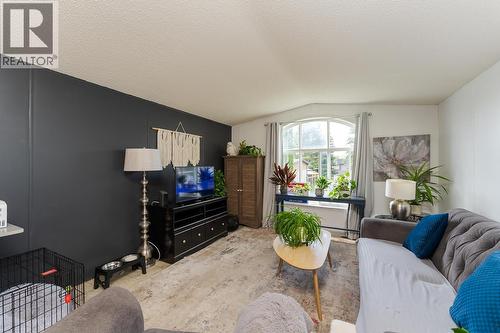 35 5164 Hart Highway, Prince George, BC - Indoor Photo Showing Living Room