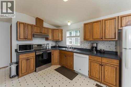 35 5164 Hart Highway, Prince George, BC - Indoor Photo Showing Kitchen With Double Sink