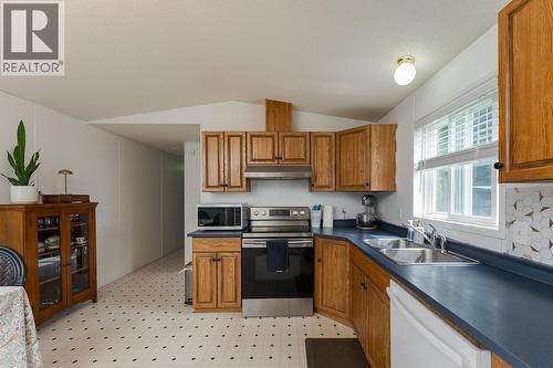 35 5164 Hart Highway, Prince George, BC - Indoor Photo Showing Kitchen With Double Sink