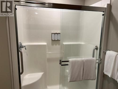 1200 Rancher Creek Road Unit# 339D, Osoyoos, BC - Indoor Photo Showing Bathroom