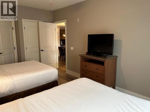 1200 Rancher Creek Road Unit# 339D, Osoyoos, BC - Indoor Photo Showing Bedroom