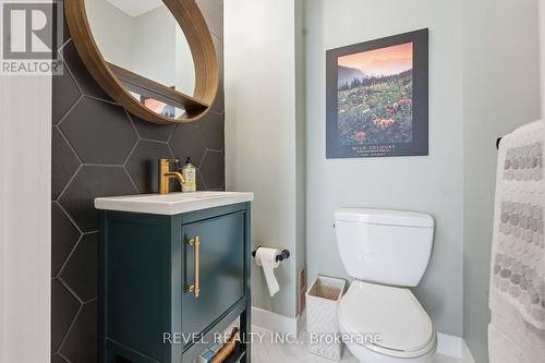 73 Grand River Street S, Brant, ON - Indoor Photo Showing Bathroom