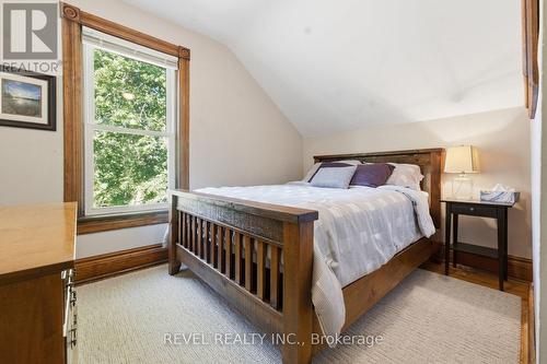 73 Grand River Street S, Brant, ON - Indoor Photo Showing Bedroom