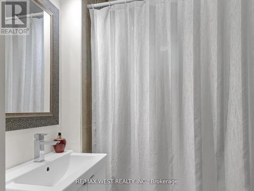 1091 Mcarthur Point Road, Lake Of Bays, ON - Indoor Photo Showing Bathroom