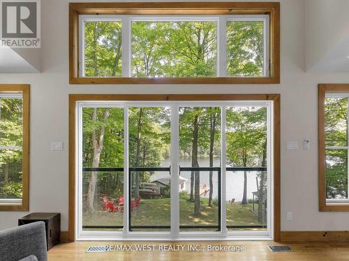 1091 Mcarthur Point Road, Lake Of Bays, ON - Indoor Photo Showing Other Room