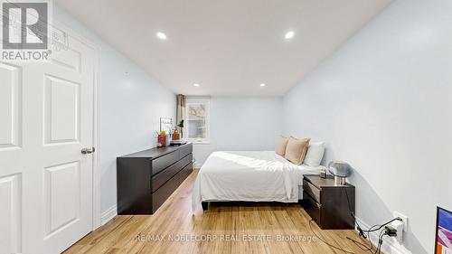 95 Snowood Court, Toronto, ON - Indoor Photo Showing Bedroom