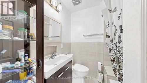 95 Snowood Court, Toronto, ON - Indoor Photo Showing Bathroom