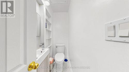 95 Snowood Court, Toronto, ON - Indoor Photo Showing Bathroom