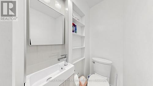 95 Snowood Court, Toronto, ON - Indoor Photo Showing Bathroom