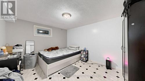 95 Snowood Court, Toronto, ON - Indoor Photo Showing Bedroom
