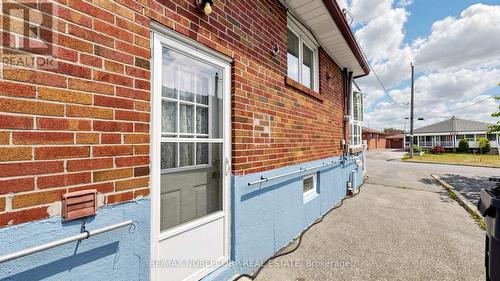 95 Snowood Court, Toronto, ON - Outdoor With Exterior