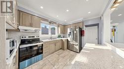 95 SNOWOOD COURT Toronto, ON M3N 1E7