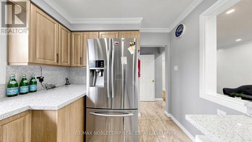 95 Snowood Court, Toronto, ON - Indoor Photo Showing Kitchen