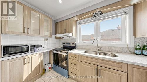 95 Snowood Court, Toronto, ON - Indoor Photo Showing Kitchen With Double Sink
