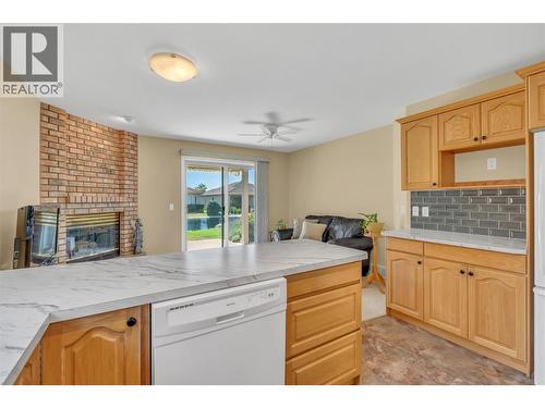 3333 South Main Street Unit# 93, Penticton, BC - Indoor Photo Showing Kitchen