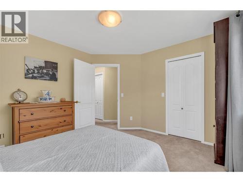 3333 South Main Street Unit# 93, Penticton, BC - Indoor Photo Showing Bedroom