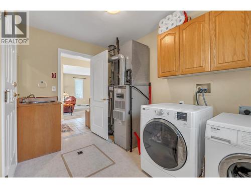 3333 South Main Street Unit# 93, Penticton, BC - Indoor Photo Showing Laundry Room