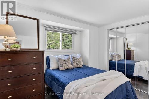 98 Lakeview Cottage Road, Kawartha Lakes (Bexley), ON - Indoor Photo Showing Bedroom